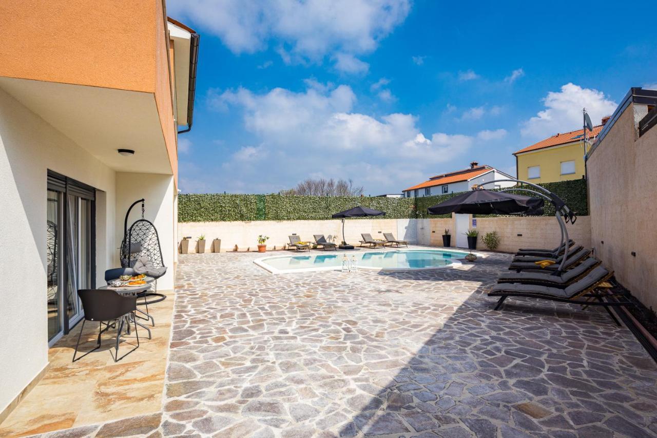 Villa Nur Póla Kültér fotó