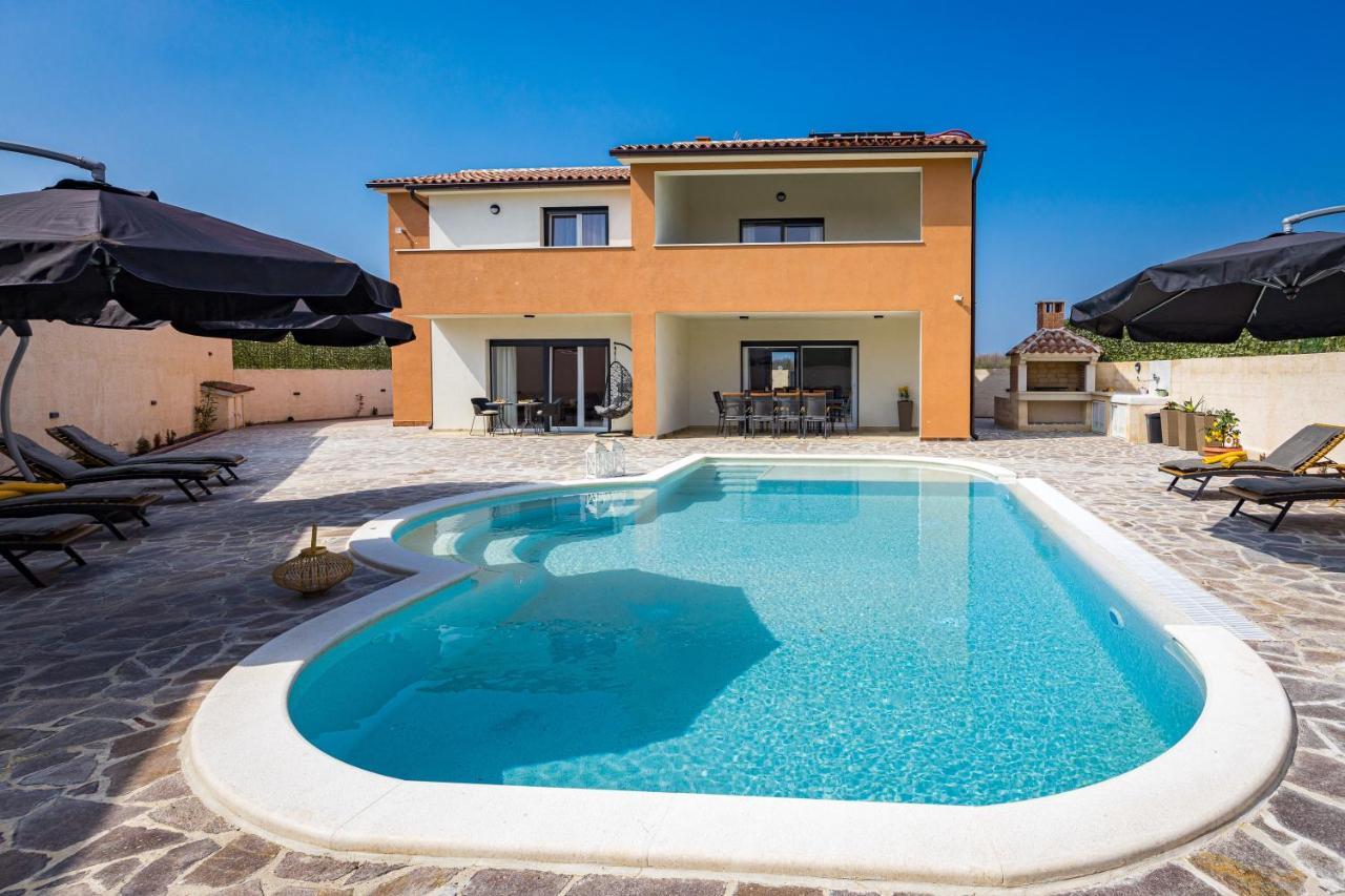 Villa Nur Póla Kültér fotó